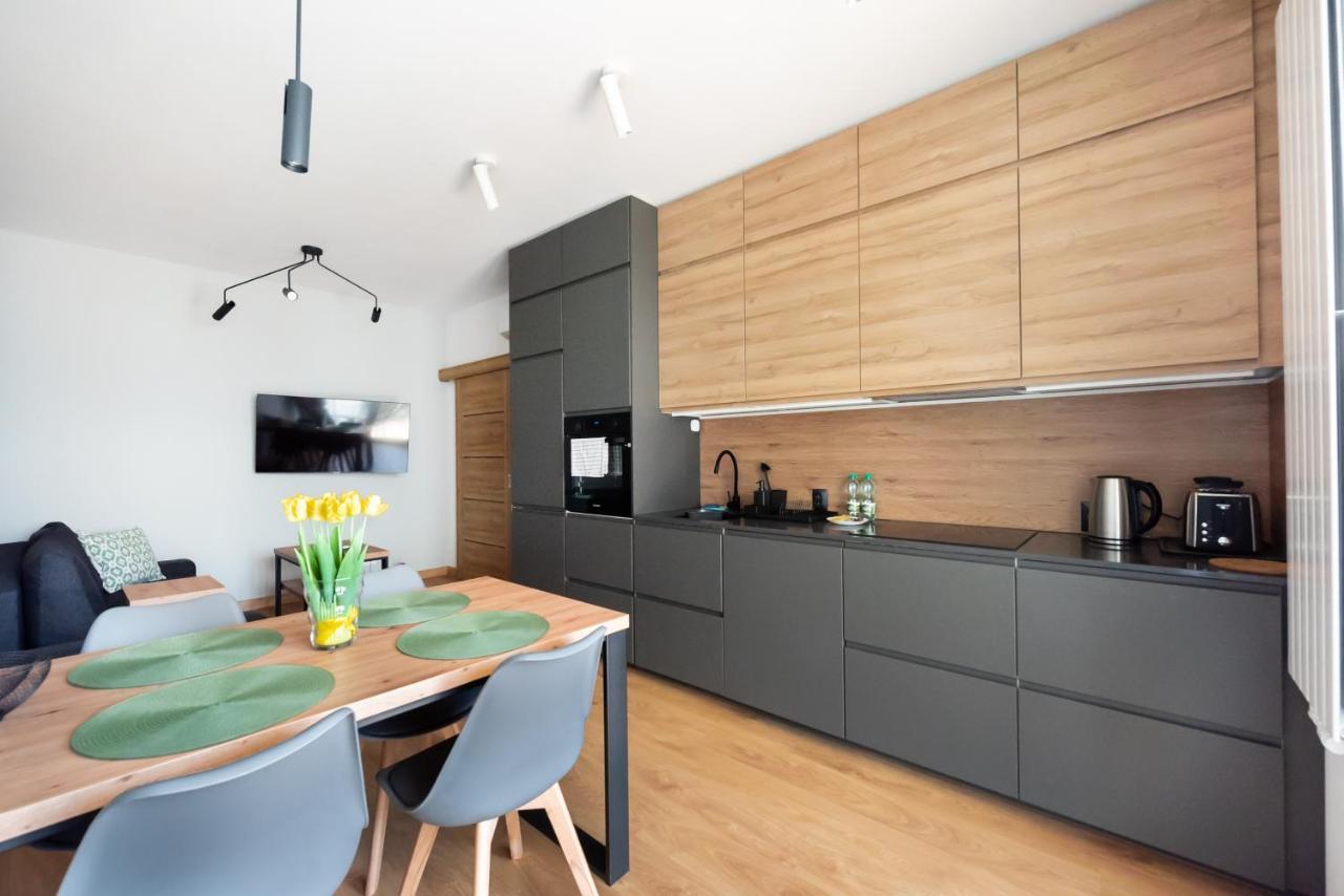 Wola Skwer Happy Apartment Warsaw Exterior photo