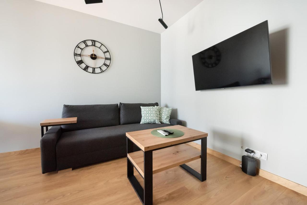 Wola Skwer Happy Apartment Warsaw Exterior photo