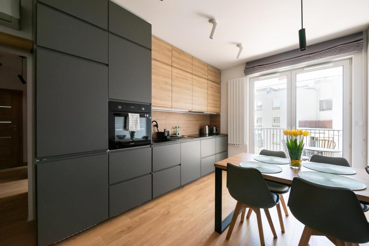 Wola Skwer Happy Apartment Warsaw Exterior photo