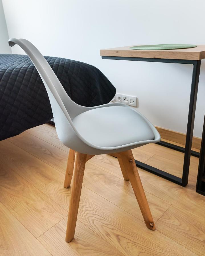 Wola Skwer Happy Apartment Warsaw Exterior photo